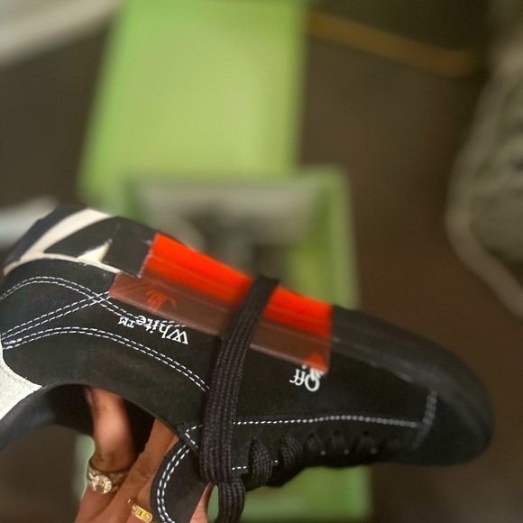 Brand new with box and tags ! Off white kicks - Picture 2 of 7